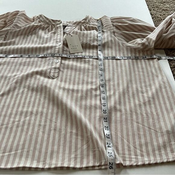 A New Day Taupe striped Balloon Sleeve Quarter Button Blouse XL - Picture 10 of 13